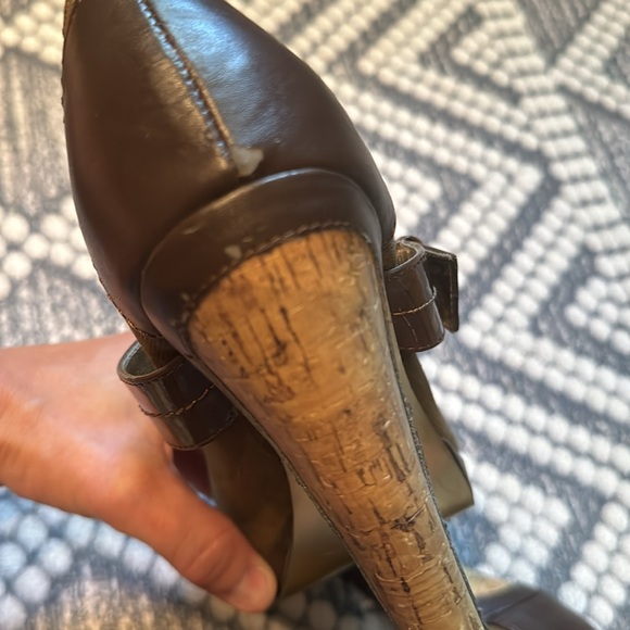 GUC 4 inch pumps by Charles David. Size 7B. Olive and brown. - Picture 12 of 13